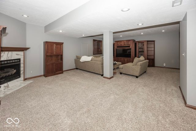 13698 Golden Ridge Lane, Fishers, IN 46055