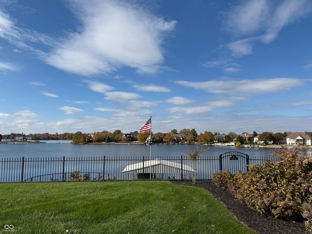 13698 Golden Ridge Lane, Fishers, IN 46055