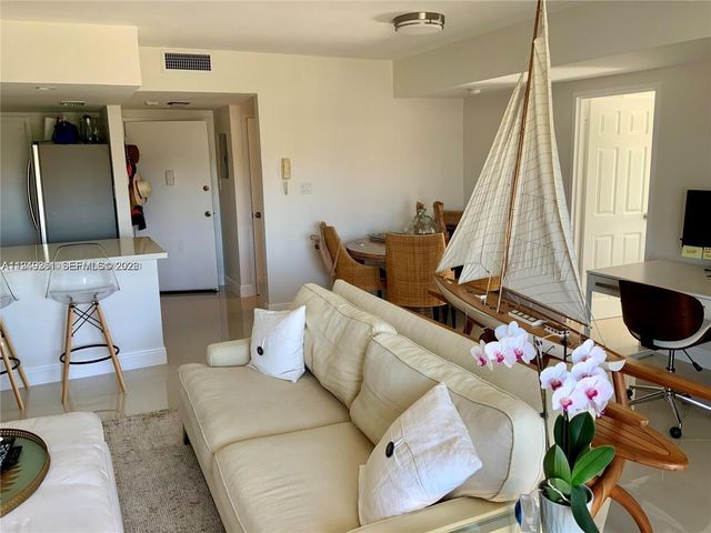 8400 Byron Ave 4F, Miami Beach, FL 33141