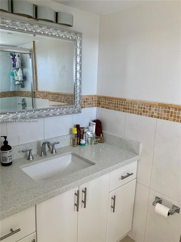 8400 Byron Ave 4F, Miami Beach, FL 33141