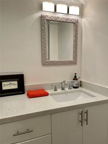 8400 Byron Ave 4F, Miami Beach, FL 33141