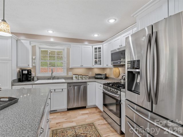 189 Poverty Branch Road, Barnardsville, NC 28709