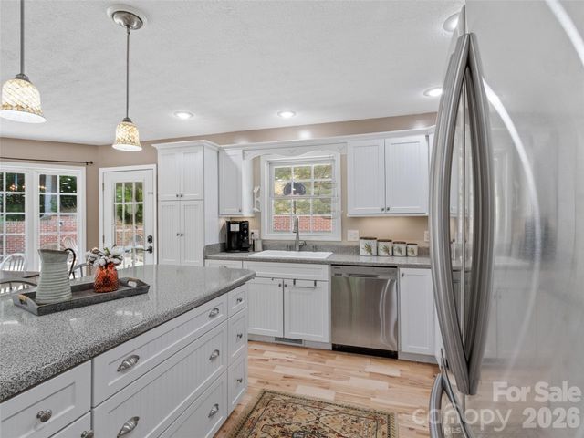 189 Poverty Branch Road, Barnardsville, NC 28709