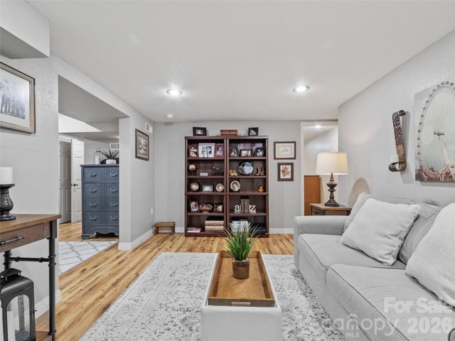 189 Poverty Branch Road, Barnardsville, NC 28709