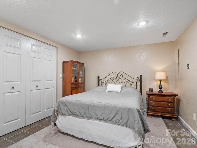 189 Poverty Branch Road, Barnardsville, NC 28709