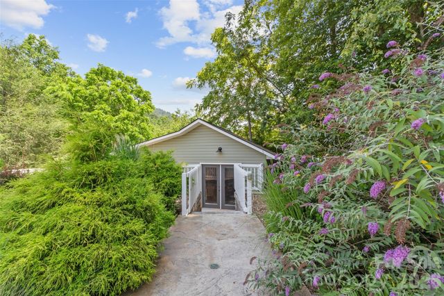 189 Poverty Branch Road, Barnardsville, NC 28709