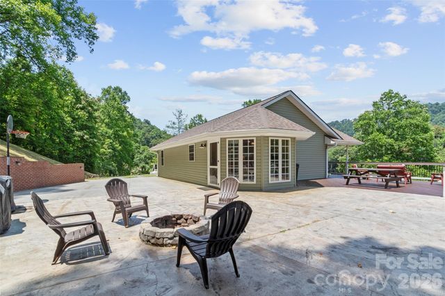 189 Poverty Branch Road, Barnardsville, NC 28709