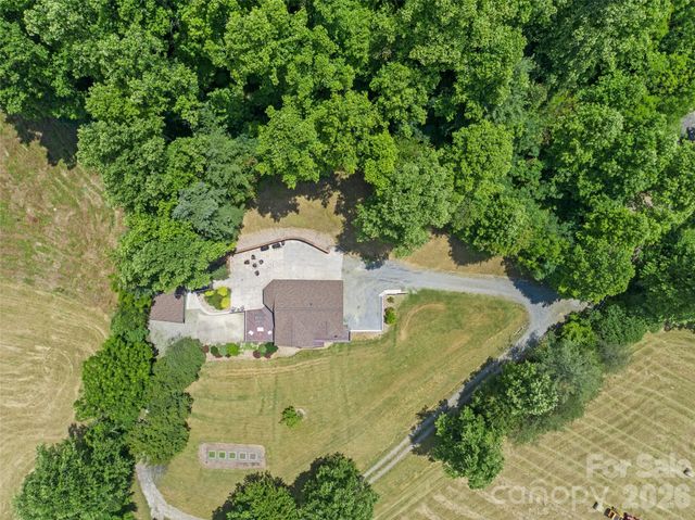 189 Poverty Branch Road, Barnardsville, NC 28709