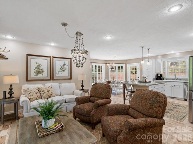 189 Poverty Branch Road, Barnardsville, NC 28709