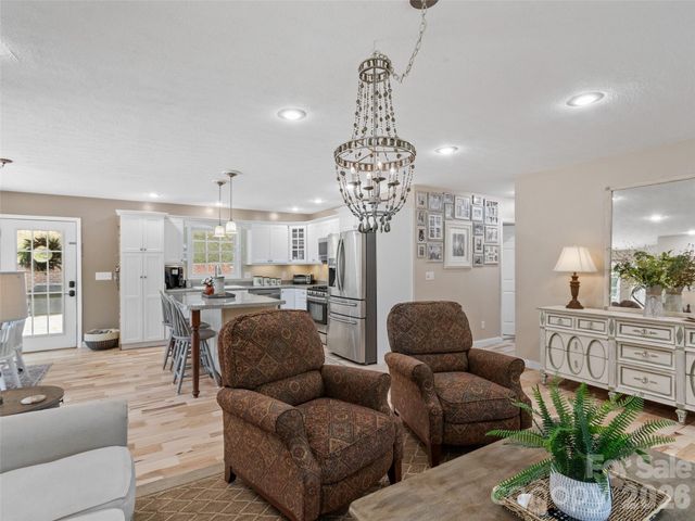 189 Poverty Branch Road, Barnardsville, NC 28709