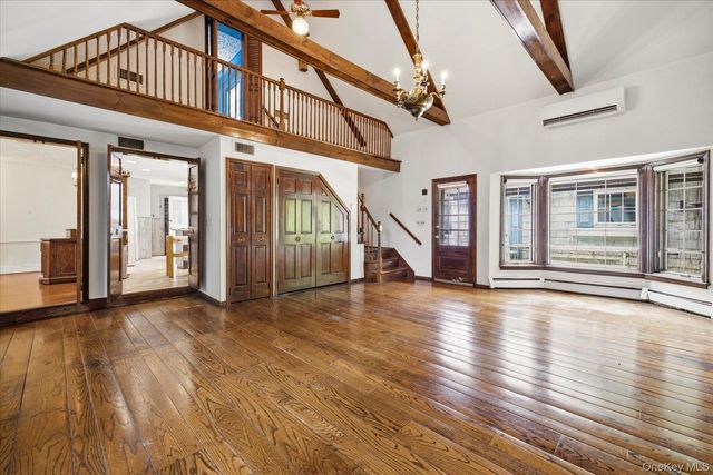 68 Oxford Road, Rockville Centre, NY 11570