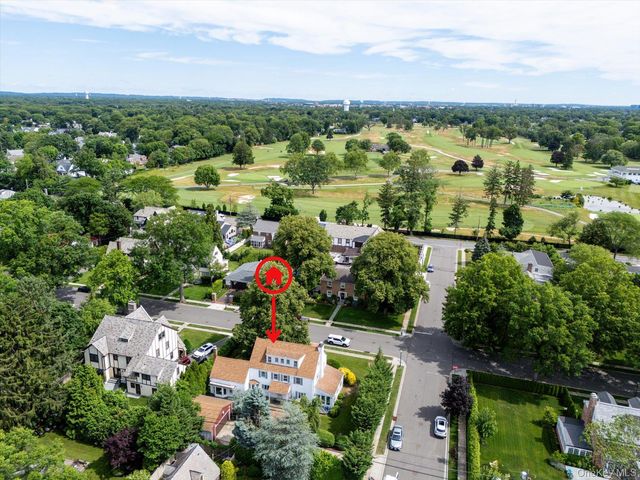 68 Oxford Road, Rockville Centre, NY 11570