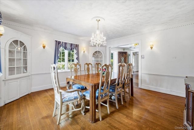 68 Oxford Road, Rockville Centre, NY 11570