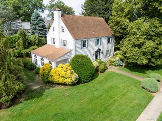 68 Oxford Road, Rockville Centre, NY 11570