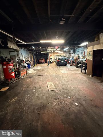 330-32 E GIRARD AVE, Philadelphia, PA 19125