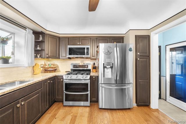 7125 Highview Street, Dearborn Heights, MI 48127