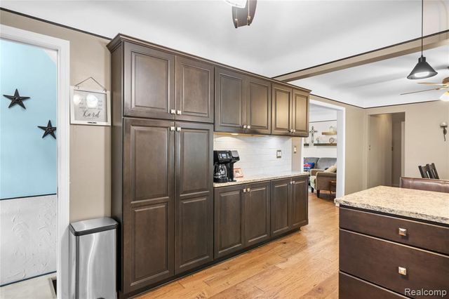7125 Highview Street, Dearborn Heights, MI 48127