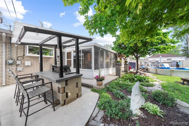 7125 Highview Street, Dearborn Heights, MI 48127
