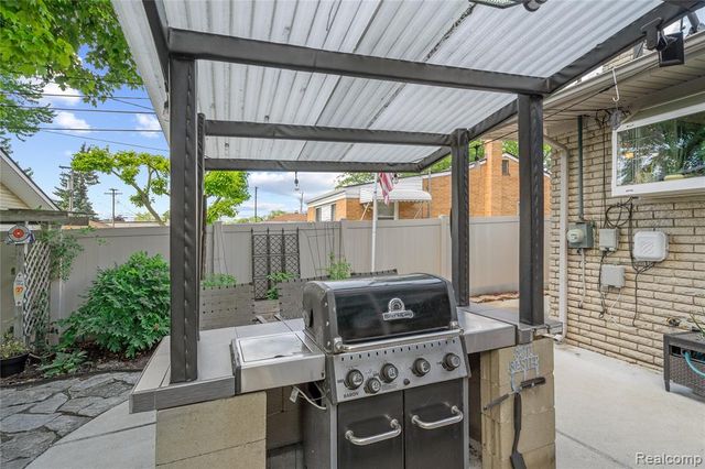 7125 Highview Street, Dearborn Heights, MI 48127