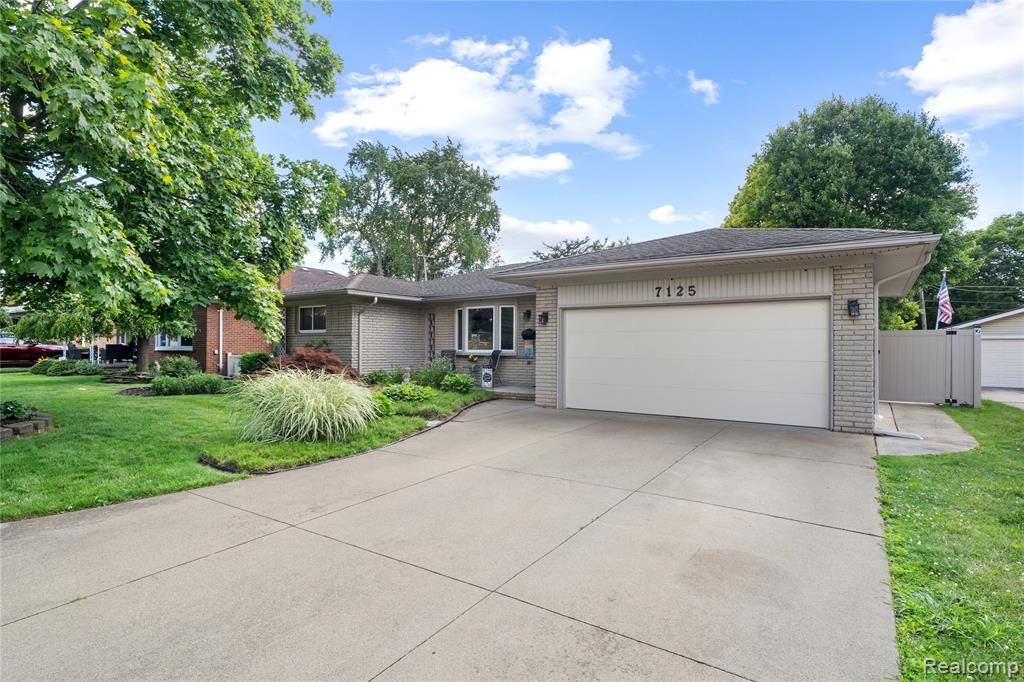 7125 Highview Street, Dearborn Heights, MI 48127
