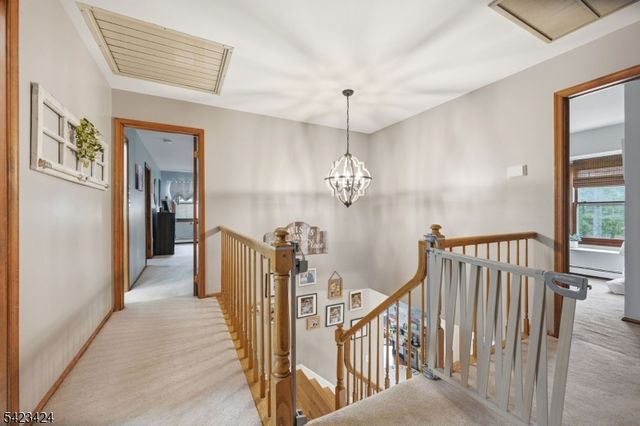 6 Robin Dr, Jefferson Twp., NJ 07438