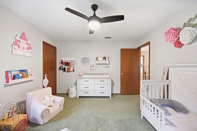 6 Robin Dr, Jefferson Twp., NJ 07438