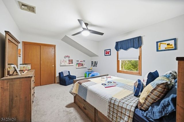 6 Robin Dr, Jefferson Twp., NJ 07438