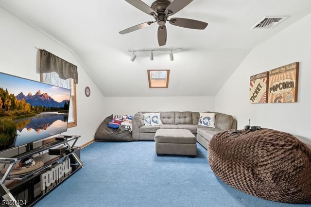 6 Robin Dr, Jefferson Twp., NJ 07438