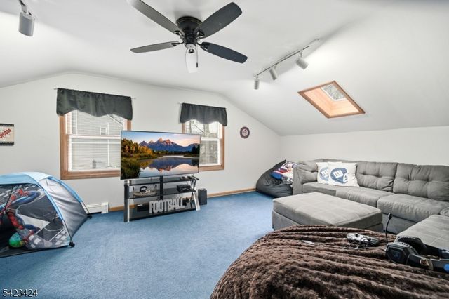 6 Robin Dr, Jefferson Twp., NJ 07438