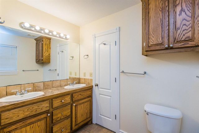 830 NW Hilltop Dr, Lawton, OK 73507