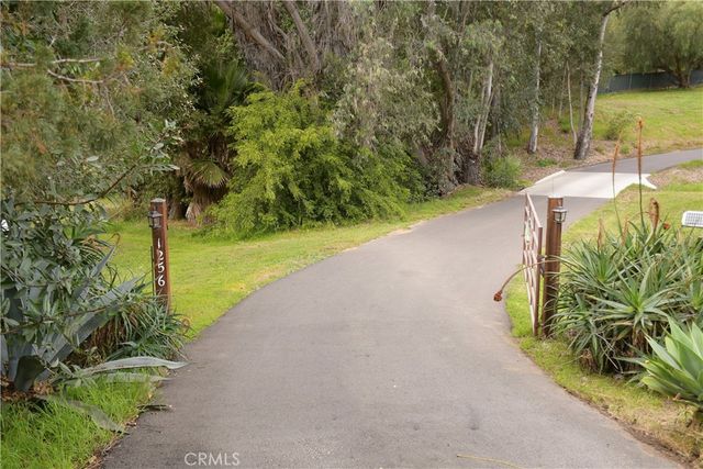 1256 E Fallbrook, Fallbrook, CA 92028