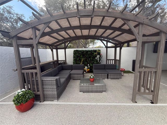 6728 ISLANDER LANE, Tampa, FL 33615