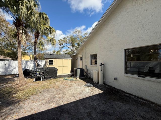 6728 ISLANDER LANE, Tampa, FL 33615