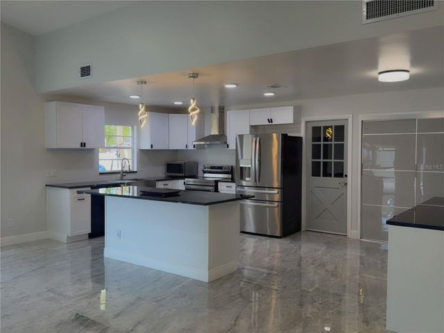 6728 ISLANDER LANE, Tampa, FL 33615