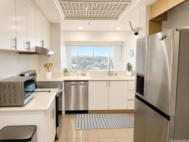 1 Keahole Place 2505, Honolulu, HI 96825