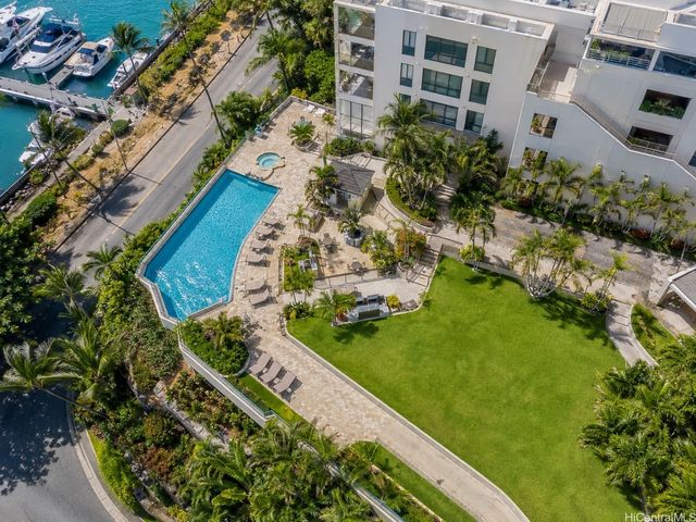 1 Keahole Place 2505, Honolulu, HI 96825