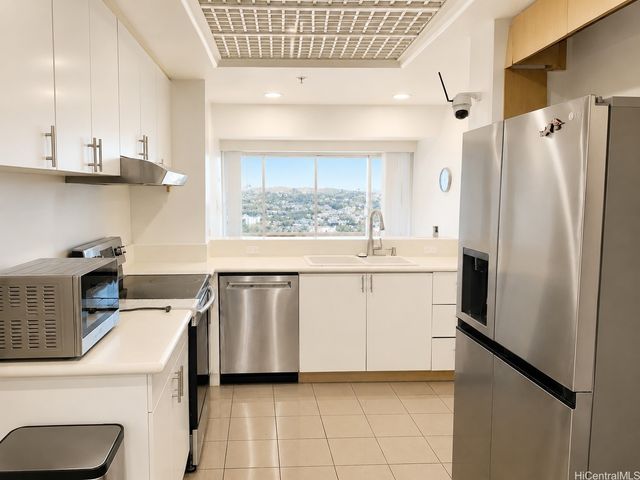 1 Keahole Place 2505, Honolulu, HI 96825