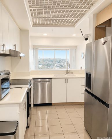 1 Keahole Place 2505, Honolulu, HI 96825