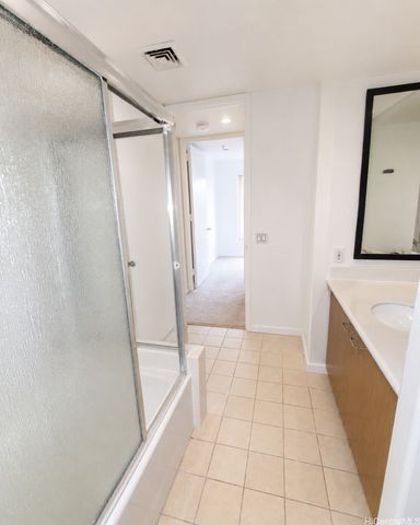 1 Keahole Place 2505, Honolulu, HI 96825
