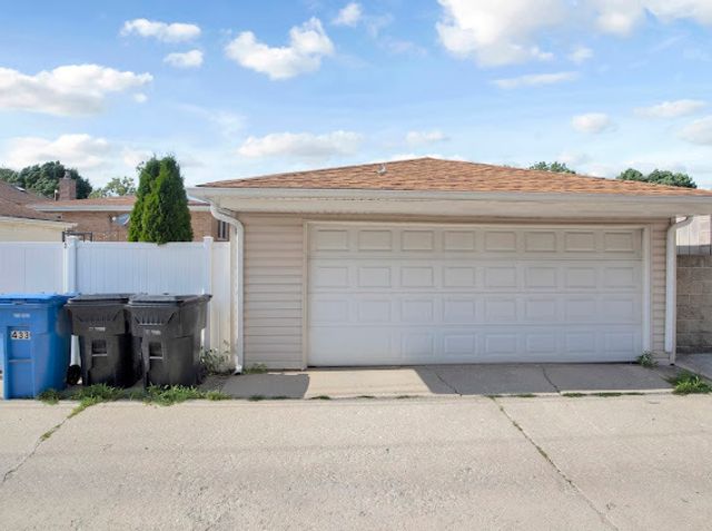 4339 W 83rd Street, Chicago, IL 60652