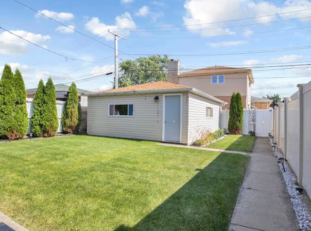 4339 W 83rd Street, Chicago, IL 60652