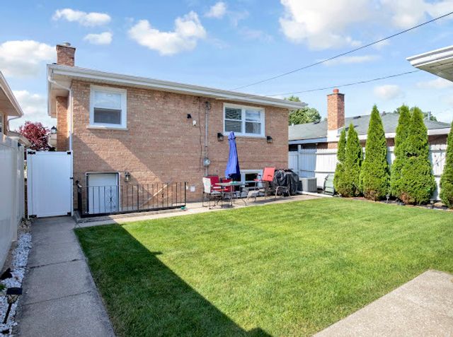 4339 W 83rd Street, Chicago, IL 60652