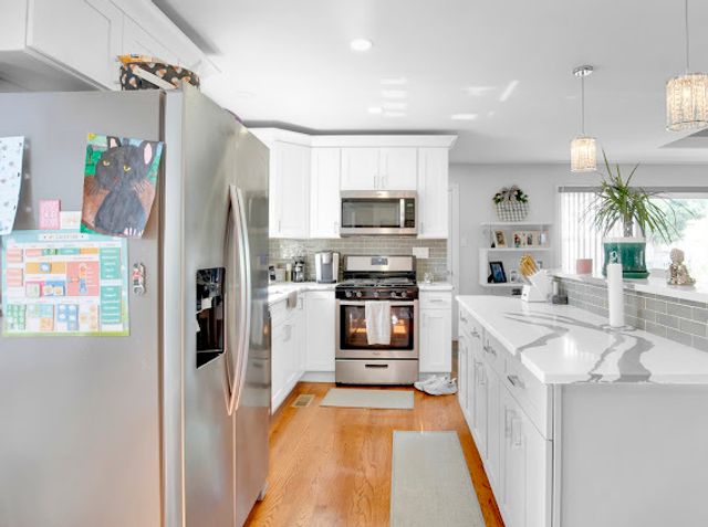4339 W 83rd Street, Chicago, IL 60652