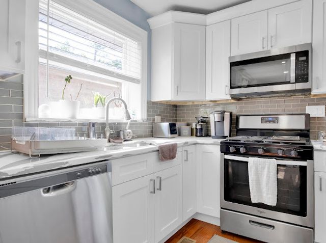 4339 W 83rd Street, Chicago, IL 60652