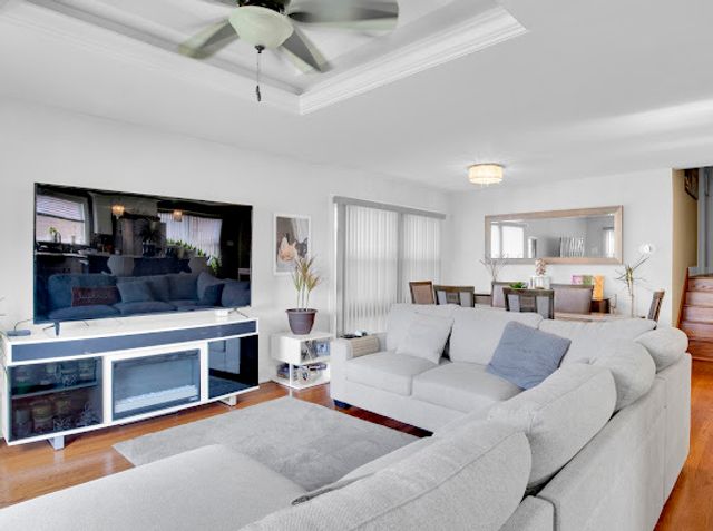 4339 W 83rd Street, Chicago, IL 60652