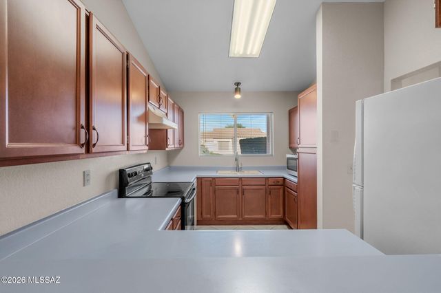 9820 N Moon Canyon Place, Tucson, AZ 85742