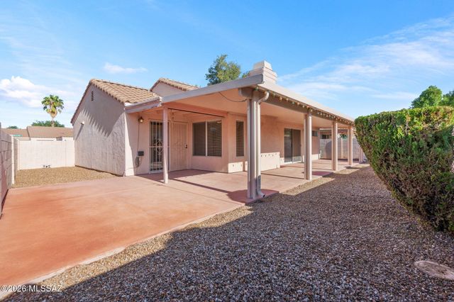 9820 N Moon Canyon Place, Tucson, AZ 85742