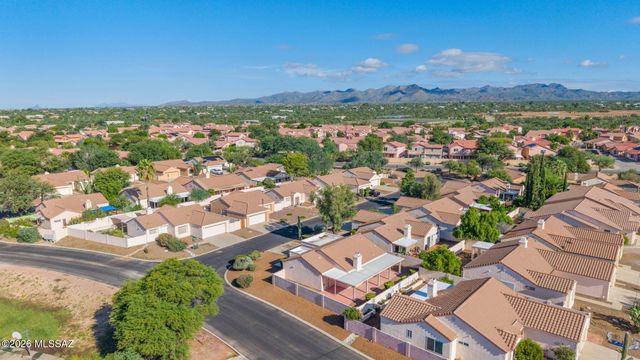 9820 N Moon Canyon Place, Tucson, AZ 85742