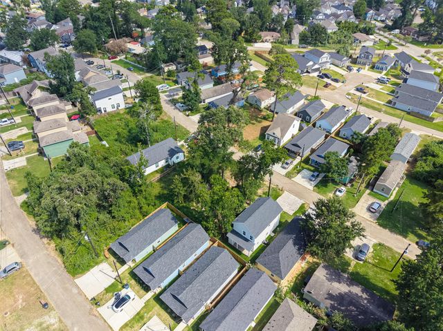16708 E Ivanhoe, Montgomery, TX 77316