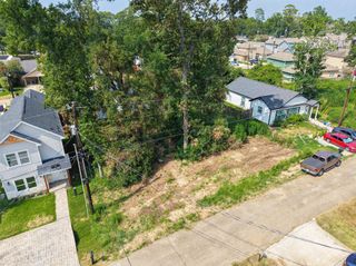 16708 E Ivanhoe, Montgomery, TX 77316